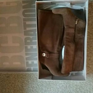 Ladie's BCBGENERATION Brown Suede Knee boots